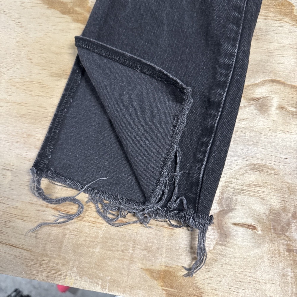 Good American Black 2/26 Distressed With Fake Whole And Side Slit Straight Legs - Picture 3 of 9